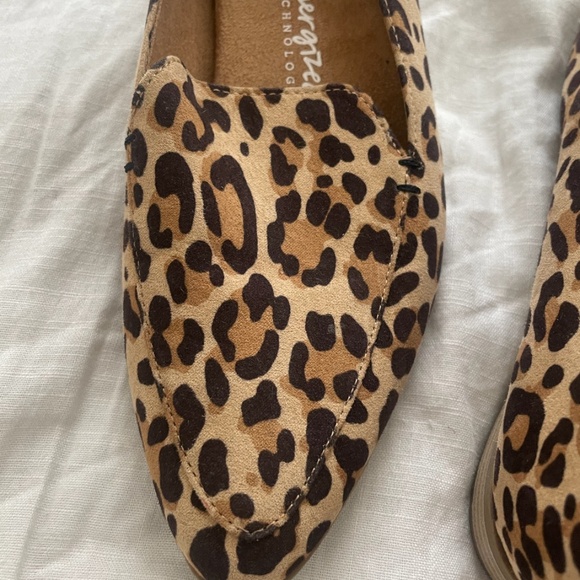 Be Energized Comfy Slip-Ons Cheetah Business Casual Work Hipster Artsy Loafers - Picture 3 of 7